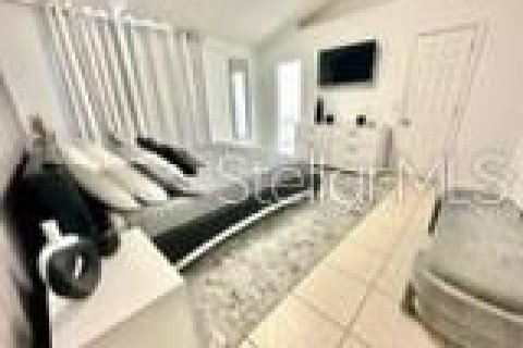 House in Davenport, Florida 3 bedrooms, 123.37 sq.m. № 2218156 - photo 24