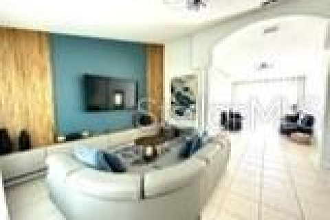 House in Davenport, Florida 3 bedrooms, 123.37 sq.m. № 2218156 - photo 13