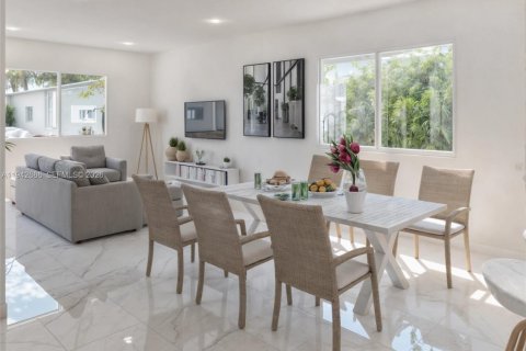 Casa en venta en Fort Lauderdale, Florida, 3 dormitorios № 2000111 - foto 3