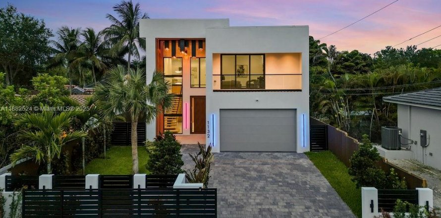 Casa en Fort Lauderdale, Florida 4 dormitorios, 338.35 m2 № 1930765