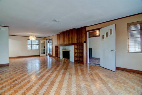Villa ou maison à louer à Gainesville, Floride: 4 chambres, 214.51 m2 № 2123066 - photo 1