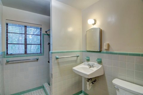 Villa ou maison à louer à Gainesville, Floride: 4 chambres, 214.51 m2 № 2123066 - photo 4
