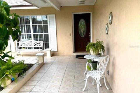 House in Tampa, Florida 3 bedrooms, 203.27 sq.m. № 1846984 - photo 4