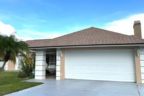 House in Tampa, Florida 3 bedrooms, 203.27 sq.m. № 1846984 - photo 3