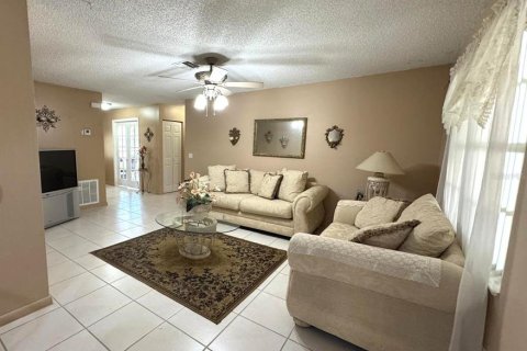 House in Tampa, Florida 3 bedrooms, 203.27 sq.m. № 1846984 - photo 19