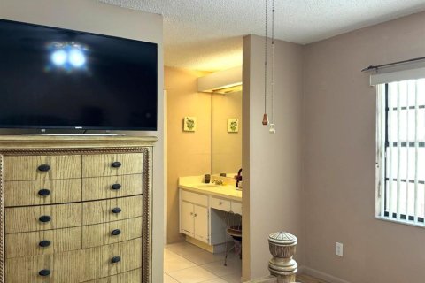 House in Tampa, Florida 3 bedrooms, 203.27 sq.m. № 1846984 - photo 24