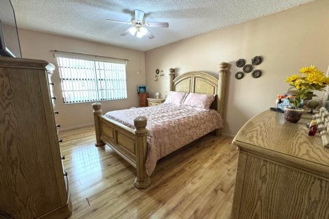 House in Tampa, Florida 3 bedrooms, 203.27 sq.m. № 1846984 - photo 23