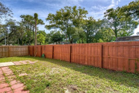 House in Zephyrhills, Florida 4 bedrooms, 130.43 sq.m. № 2198830 - photo 7