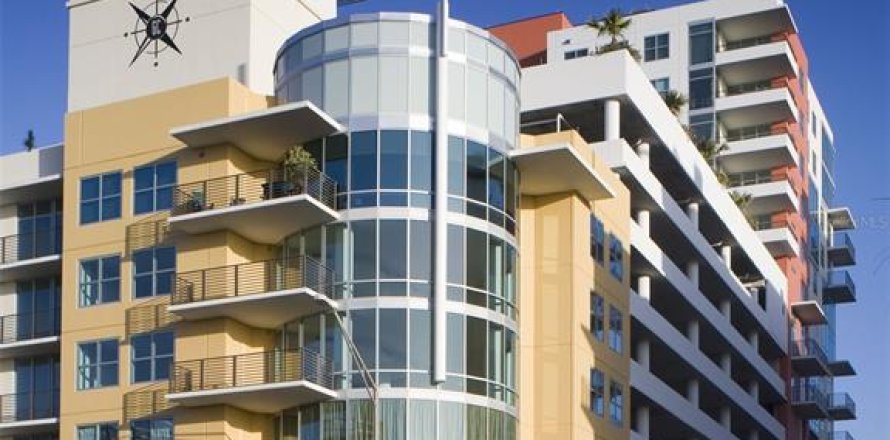 Immobilier commercial à Tampa, Floride 68.84 m2 № 1842164