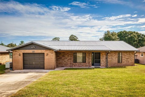 Villa ou maison à Lake Wales, Floride 3 chambres, 155.7 m2 № 2412621
