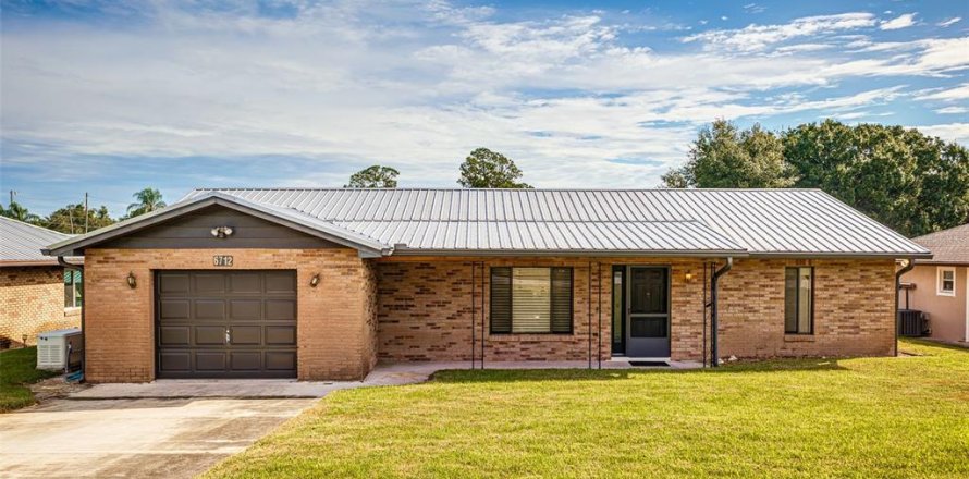 Villa ou maison à Lake Wales, Floride 3 chambres, 155.7 m2 № 2412621