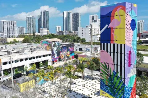 House in Miami, Florida 2 bedrooms, 181.72 sq.m. № 1978038 - photo 16