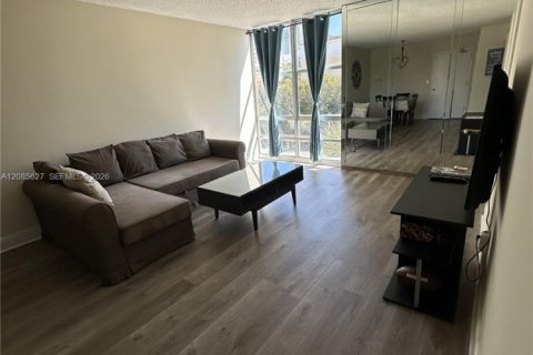 Copropriété à louer à Sunny Isles Beach, Floride: 1 chambre, 67.35 m2 № 2360151 - photo 3