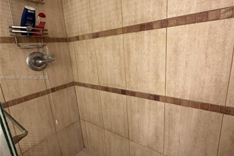 Copropriété à louer à Sunny Isles Beach, Floride: 1 chambre, 67.35 m2 № 2360151 - photo 12