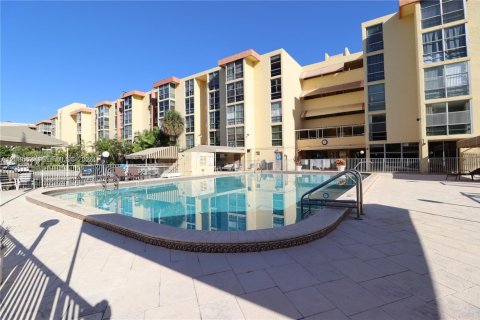 Condo à Sunny Isles Beach, Floride, 1 chambre  № 2360151