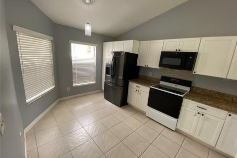 Townhouse in Kissimmee, Florida 3 bedrooms, 136.66 sq.m. № 2266477 - photo 11
