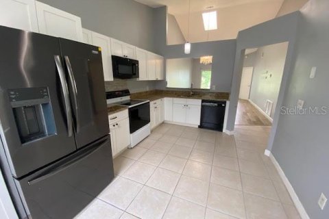 Townhouse in Kissimmee, Florida 3 bedrooms, 136.66 sq.m. № 2266477 - photo 12