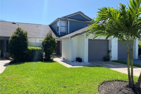 Adosado en Kissimmee, Florida 3 dormitorios, 136.66 m2 № 2266477
