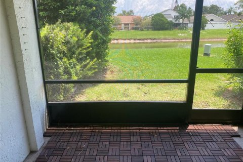 Townhouse in Kissimmee, Florida 3 bedrooms, 136.66 sq.m. № 2266477 - photo 26