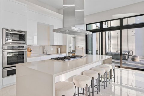 House in Weston, Florida 7 bedrooms, 837.89 sq.m. № 1839211 - photo 13