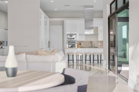 House in Weston, Florida 7 bedrooms, 837.89 sq.m. № 1839211 - photo 22