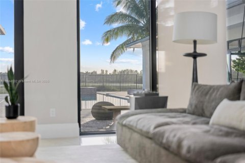 House in Weston, Florida 7 bedrooms, 837.89 sq.m. № 1839211 - photo 27