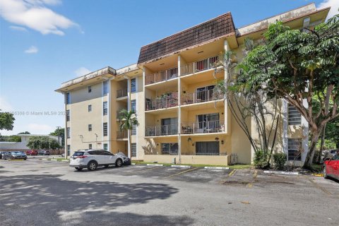 Condo à North Miami, Floride, 2 chambres  № 2015726