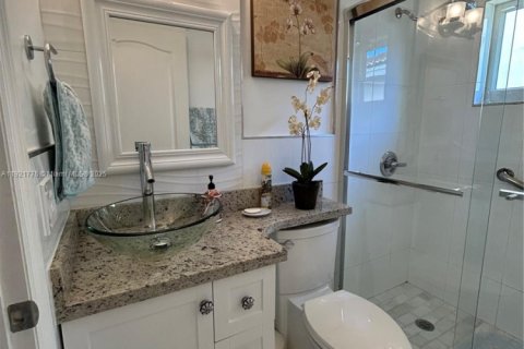 Commercial property in Miami, Florida 1 bedroom, 166.3 sq.m. № 1975703 - photo 5