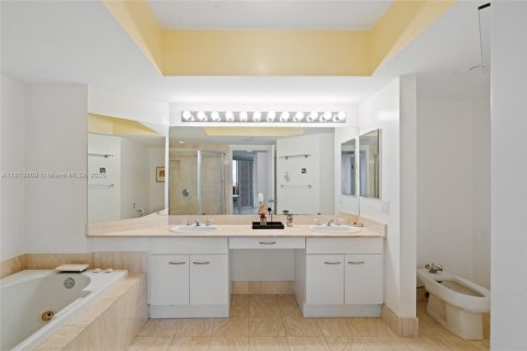 Купить кондоминиум в Авентура, Флорида 2 спальни, 140.28м2, № 2014694 - фото 16