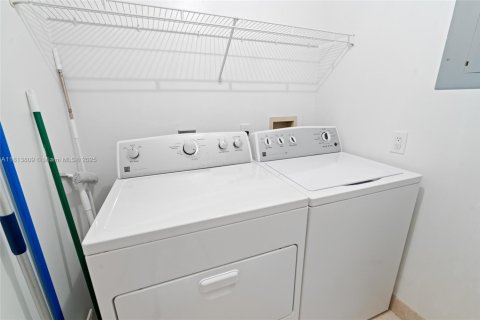 Купить кондоминиум в Авентура, Флорида 2 спальни, 140.28м2, № 2014694 - фото 27