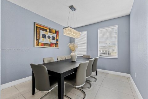 Купить виллу или дом в Дорал, Флорида 5 спален, 218.78м2, № 1891020 - фото 6