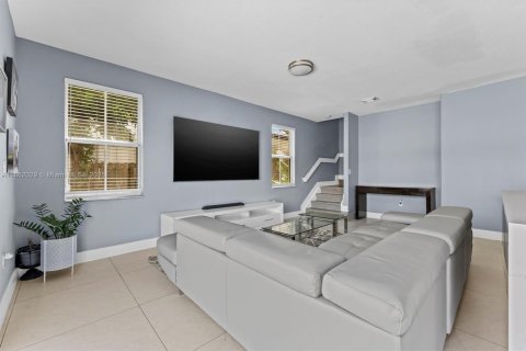 Купить виллу или дом в Дорал, Флорида 5 спален, 218.78м2, № 1891020 - фото 13