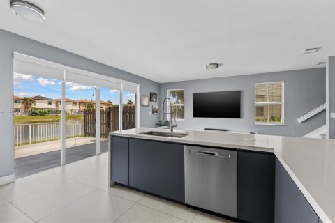 Купить виллу или дом в Дорал, Флорида 5 спален, 218.78м2, № 1891020 - фото 9