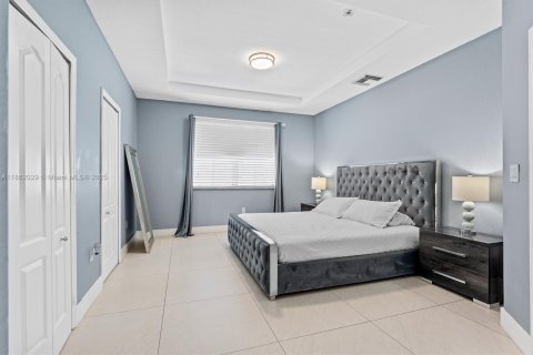 Купить виллу или дом в Дорал, Флорида 5 спален, 218.78м2, № 1891020 - фото 25