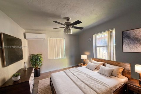 Casa en venta en North Miami, Florida, 2 dormitorios, 137.22 m2 № 1700988 - foto 11