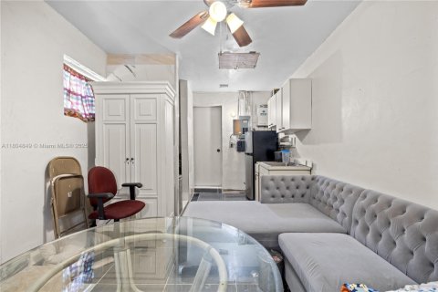 Casa en venta en North Miami, Florida, 2 dormitorios, 137.22 m2 № 1700988 - foto 16