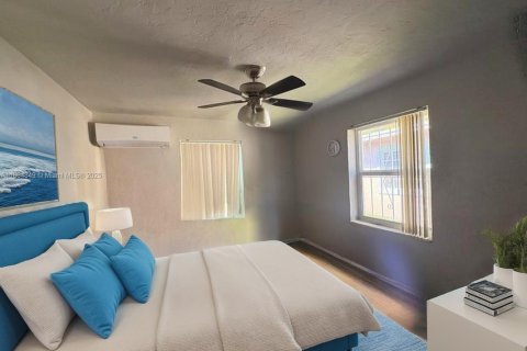 Casa en venta en North Miami, Florida, 2 dormitorios, 137.22 m2 № 1700988 - foto 9