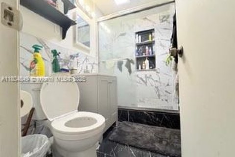 Casa en venta en North Miami, Florida, 2 dormitorios, 137.22 m2 № 1700988 - foto 8