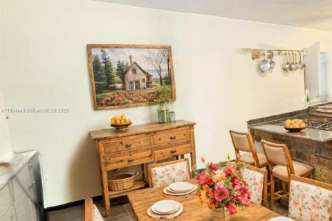 Casa en venta en North Miami, Florida, 2 dormitorios, 137.22 m2 № 1700988 - foto 3