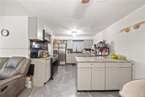 Casa en venta en North Miami, Florida, 2 dormitorios, 137.22 m2 № 1700988 - foto 23