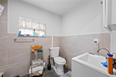Casa en venta en North Miami, Florida, 2 dormitorios, 137.22 m2 № 1700988 - foto 19