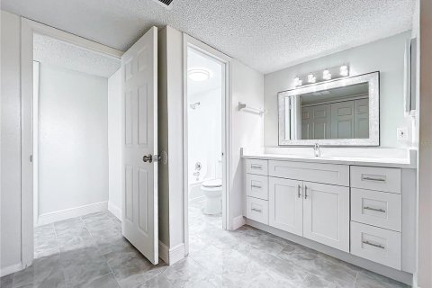 Copropriété à vendre à Orlando, Floride: 4 chambres, 109.44 m2 № 2141782 - photo 13