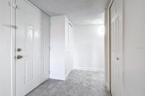 Copropriété à vendre à Orlando, Floride: 4 chambres, 109.44 m2 № 2141782 - photo 4
