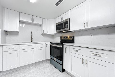 Copropriété à vendre à Orlando, Floride: 4 chambres, 109.44 m2 № 2141782 - photo 9