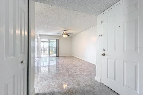 Copropriété à vendre à Orlando, Floride: 4 chambres, 109.44 m2 № 2141782 - photo 5
