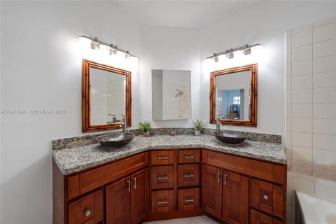 Casa en venta en Miramar, Florida, 3 dormitorios, 157.93 m2 № 1999735 - foto 21