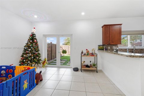 Casa en venta en Miramar, Florida, 3 dormitorios, 157.93 m2 № 1999735 - foto 7