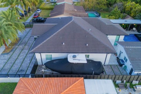 Casa en venta en Miami, Florida, 6 dormitorios, 359.62 m2 № 1992217 - foto 15