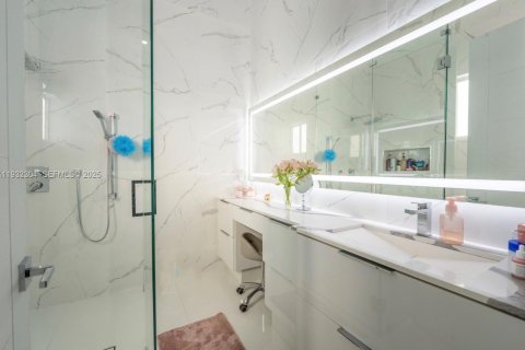 Купить виллу или дом в Майами, Флорида 6 спален, 359.62м2, № 1992217 - фото 22