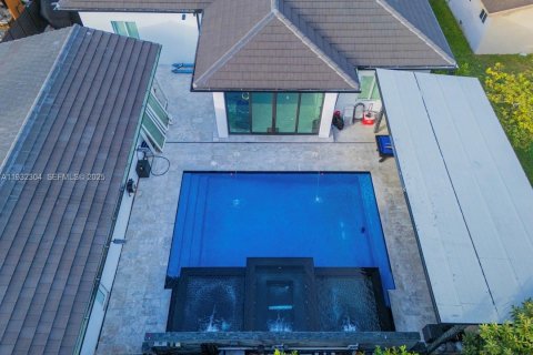 Casa en venta en Miami, Florida, 6 dormitorios, 359.62 m2 № 1992217 - foto 12